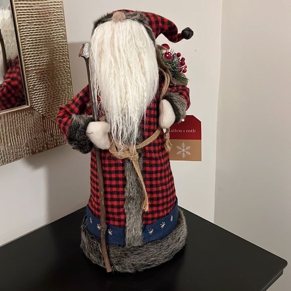 Allen & Roth 17.5in Tall Santa - Picture 4 of 11